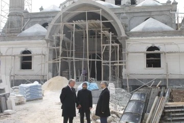 Müftü Şahin, yapımı devam eden cami ve Diyanet Gençlik Merkezi’nin inşaatlarını inceledi