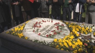 Muhsin Yazıcıoğlu vefatının 15. yıl dönümünde kabri başında dualarla anıldı