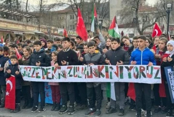Öğrencilerden Filistin'e destek yürüyüşü
