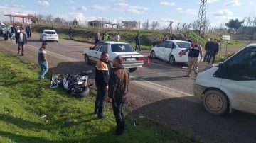 Otomobil altında kalan motosiklet sürücüsü hayatını kaybetti