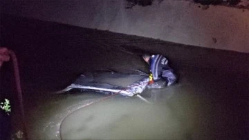 Otomobil su kanalına düştü: 2 ölü