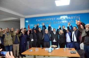 Partilerinden istifa ederek CHP'ye geçtiler