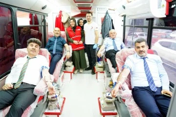 Rektör Karacoşkun, kan bağışında bulundu
