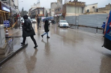 Sağanak yağmur Kilis'te etkili oluyor