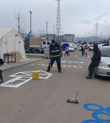 Şahinbey Belediyesi Depremzede Çocuklar İçin Oyun Alanları Oluşturuyor