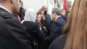 Şehit annesinden HDP ve CHP'ye &quot;terörist&quot; çıkışı
