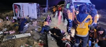 Son dakika! Yolcu otobüsü devrildi: 9 ölü, 28 yaralı