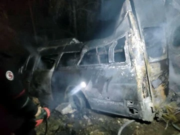 Tarım işçilerini taşıyan minibüs uçuruma düşüp yandı: 3 ölü, 18 yaralı