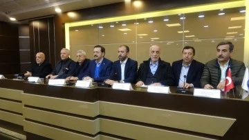 TOBB Başkanı Hisarcıklıoğlu ve STK başkanları, Kilis'te iş adamlarıyla buluştu
