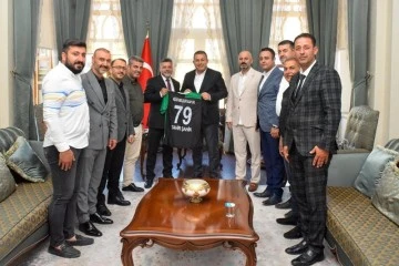 Vali Şahin'e Kilis Belediyespor forması