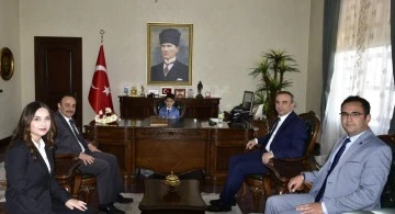 Vali Soytürk, koltuğunu  Salih Keser'e devretti