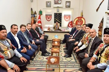Vali Soytürk Protokol üyeleri ile Şehit ve Gazi Aileleri Derneklerini ziyaret etti