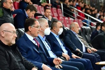 Valiler, GFK ile Trabzonspor maçını izledi