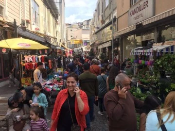 Vatandaşlar bayram öncesi alışverişe akın etti