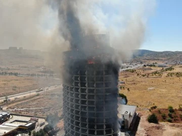 Yanan 17 katlı bina havadan görüntülendi