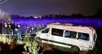 Yolcu minibüsü takla attı: 1 ölü, 13 yaralı