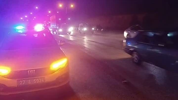 Zincirleme trafik kazası: 3'ü polis 4 yaralı